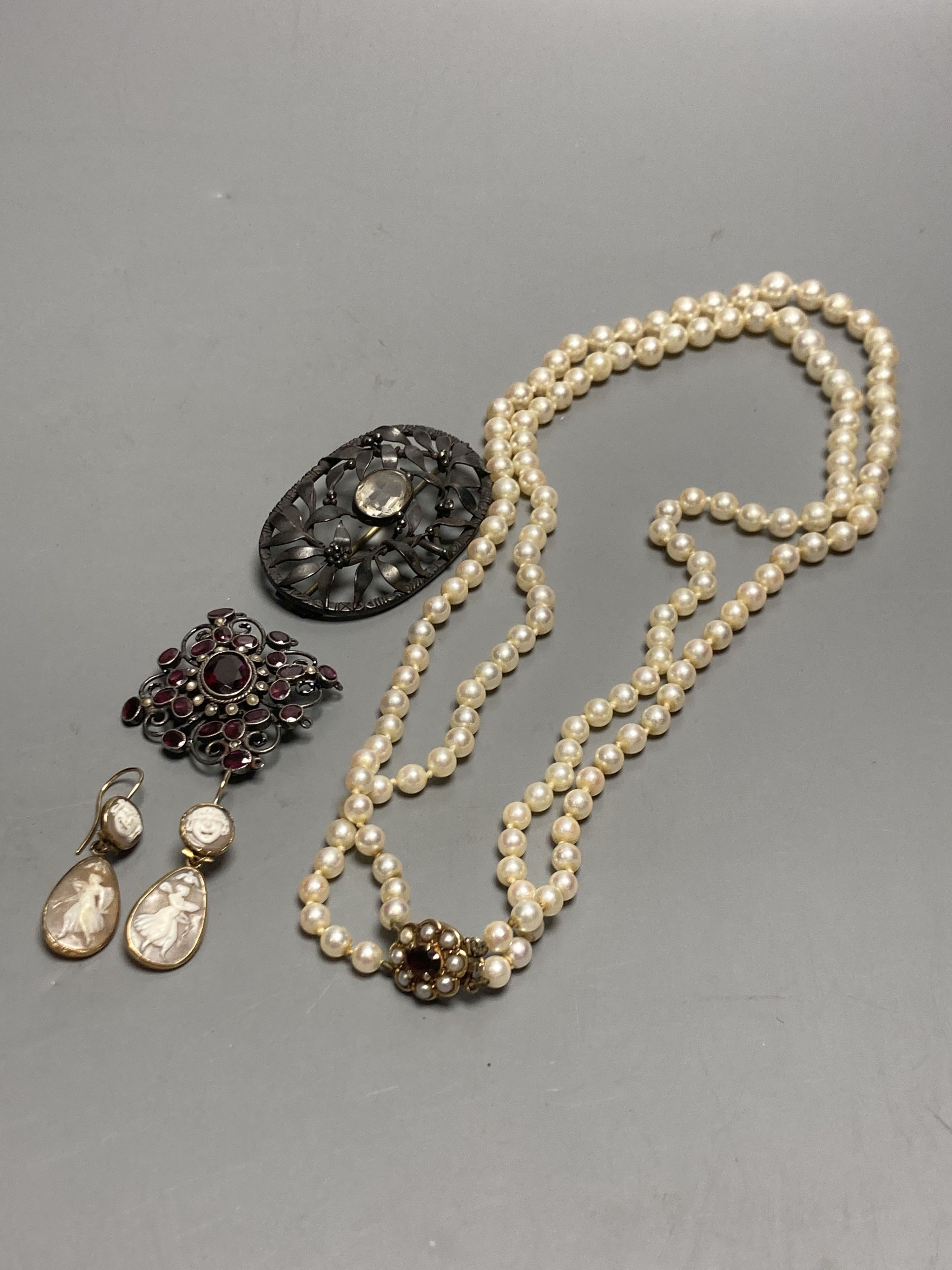 A double strand graduated cultured pearl necklace, with 9ct, garnet and cultured pearl cluster set clasp & 4 other items.